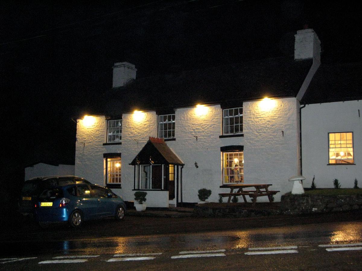 The Fforest Inn Llanfihangel-nant-Melan Bagian luar foto